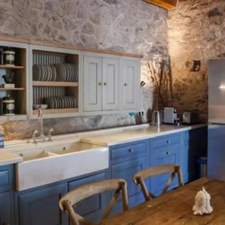 Вилла Old Tree *